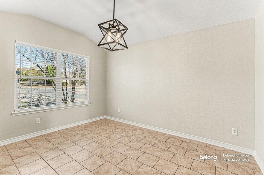 Building Photo - 1502 Mourning Dove