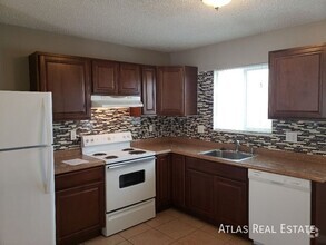 Building Photo - BEAUTIFUL 2BR TOWNHOME NESTLED IN THE FOOT...