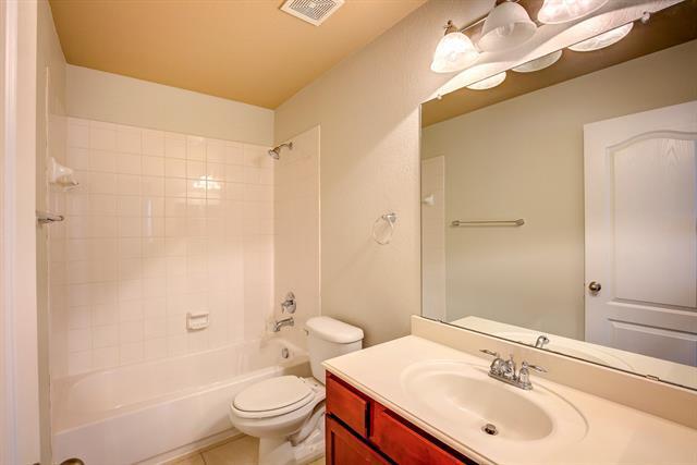 Building Photo - 4321 Peregrine Way