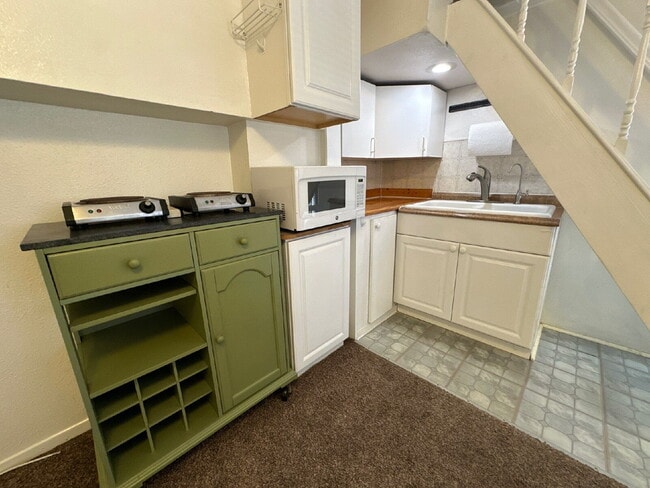 Building Photo - One Bedroom, Utilities Included, $2,100