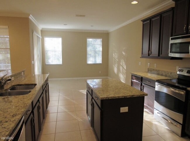 Building Photo - 644 Venice Place