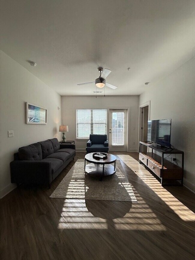 Primary Photo - 1404 Lincoln Trace Cir