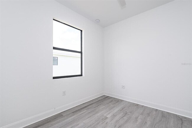 Building Photo - 3304 Glencove St