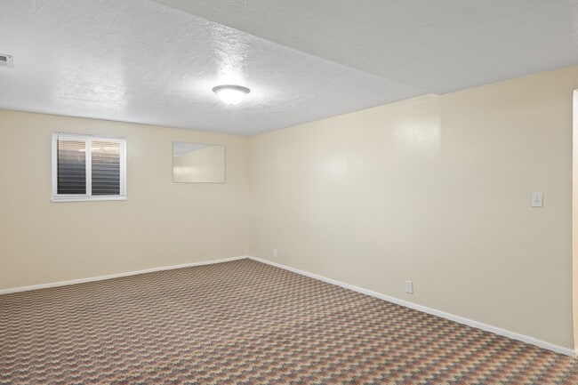 Building Photo - 3661 S 6830 W