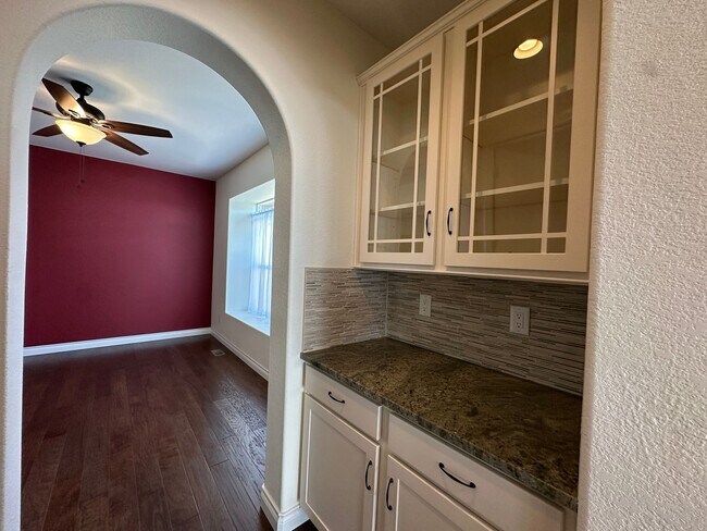 Building Photo - 6045 Griffin Dr