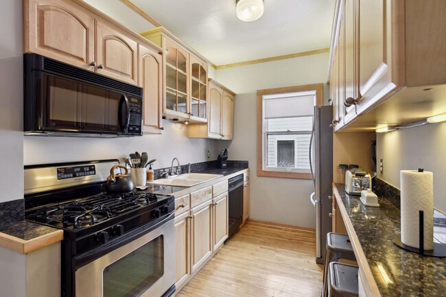 Building Photo - 3006 W 44th St