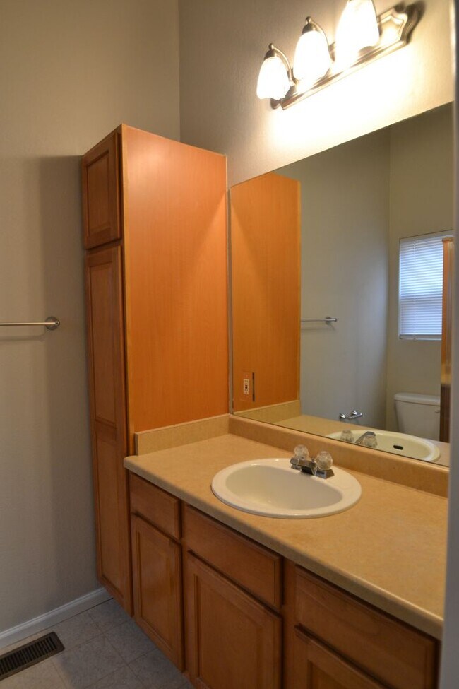 Building Photo - 3 bed, 2 bath with A/C in Fountain Mesa Heights - Available Now! MileStone Real Estate Services