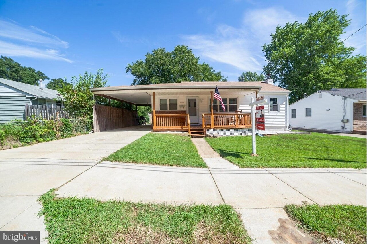 HOME EXTERIOR - 5112 Hollywood Rd
