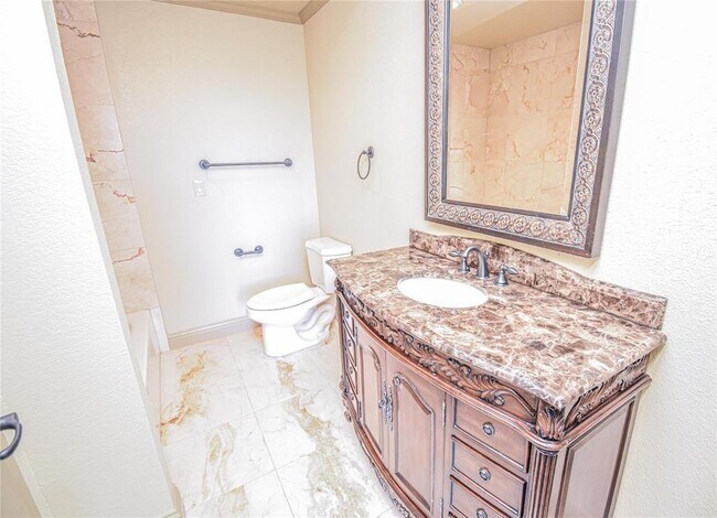 Building Photo - 2801 Wexford Dr