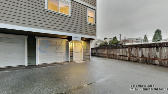 Building Photo - 12047 33rd Ave NE