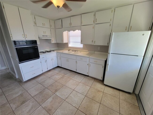 Building Photo - Charming 1/1 Duplex in St. Cloud – No HOA ...