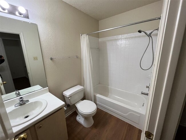Building Photo - 862 Latteridge Dr