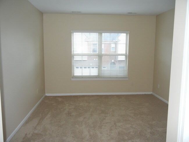 Building Photo - 39471 Springwater Dr