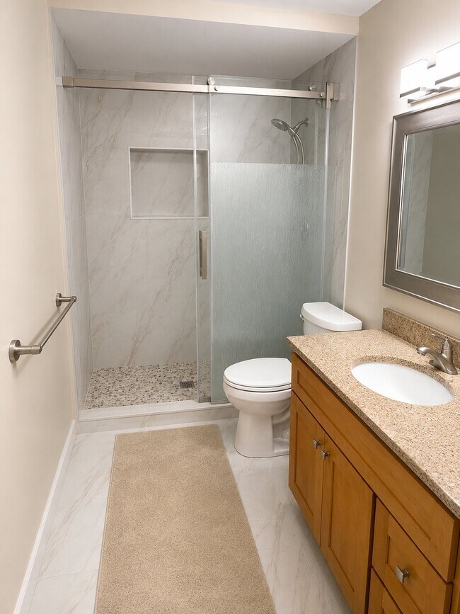 Building Photo - 8814 Briar Ct
