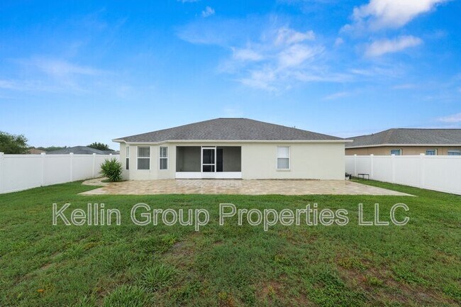 Building Photo - 3284 Sanoma Dr