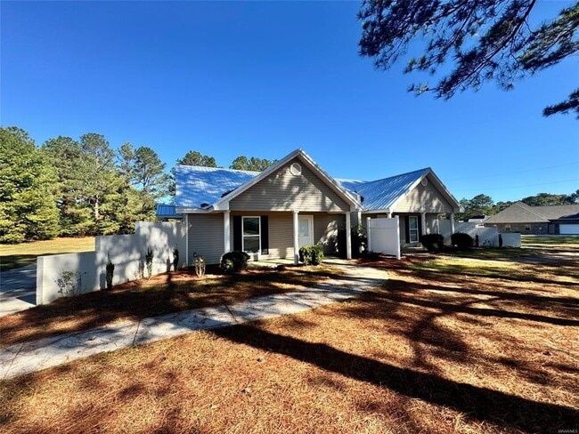Primary Photo - 605 Blackberry Rd