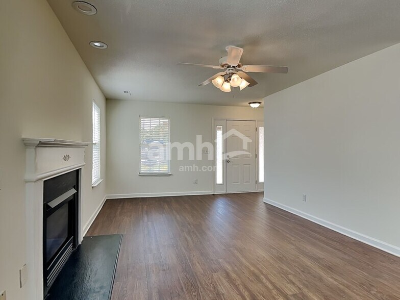 Building Photo - 4389 Creekview Ct