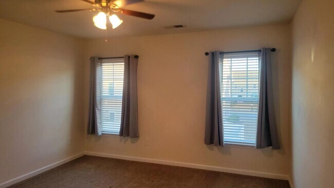 Building Photo - 107 Dellbrook St