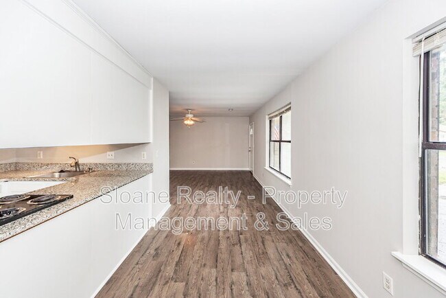 Building Photo - 819 Sandpiper Dr