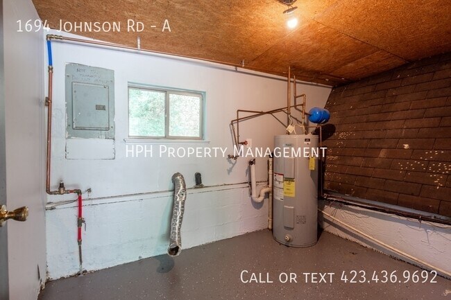 Building Photo - 1694 Johnson Rd