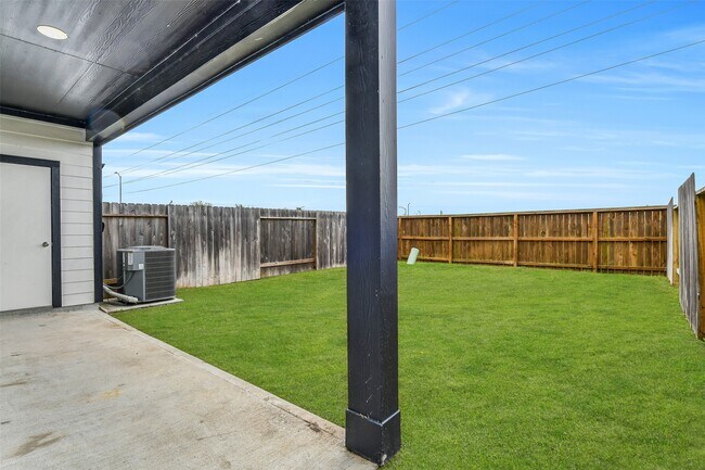 Building Photo - 3028 Crown Gate Dr