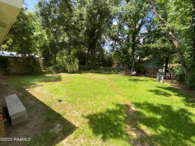 Building Photo - 12355 Palmyra Dr