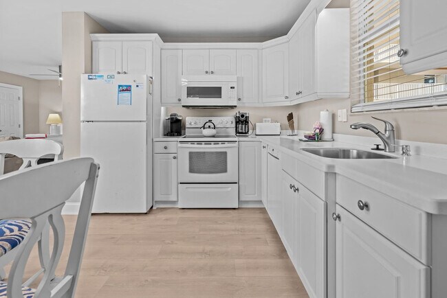 Building Photo - 5800 Bonita Beach Rd SW