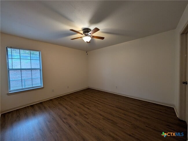Building Photo - 1134 Misty Acres Dr