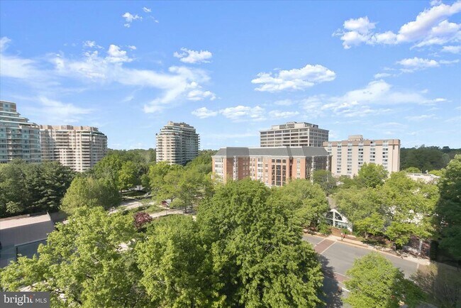 Building Photo - 5500 Friendship Blvd