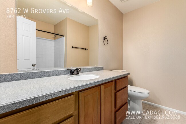 Building Photo - 8762 W Grovers Ave