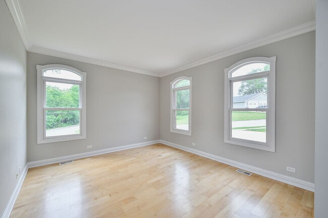 Building Photo - 104 Bruell St