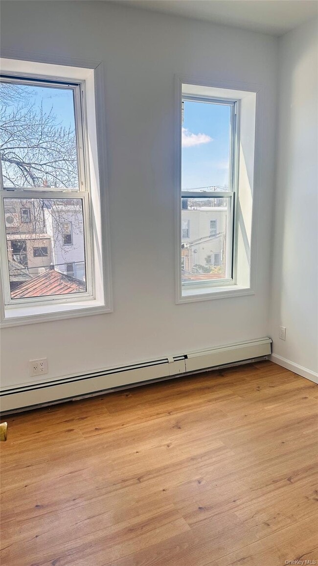 Building Photo - 348 Eldert Ln