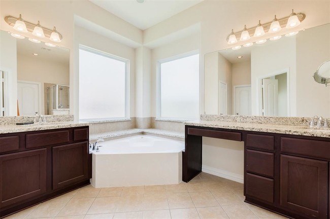 Building Photo - 24918 Azalea Ranch Dr