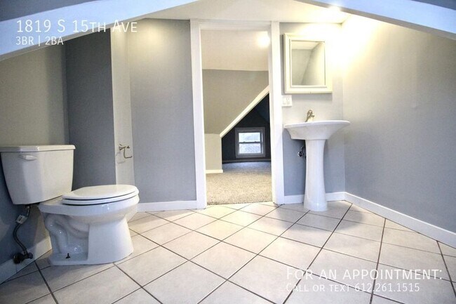 Building Photo - 1819 15th Ave S