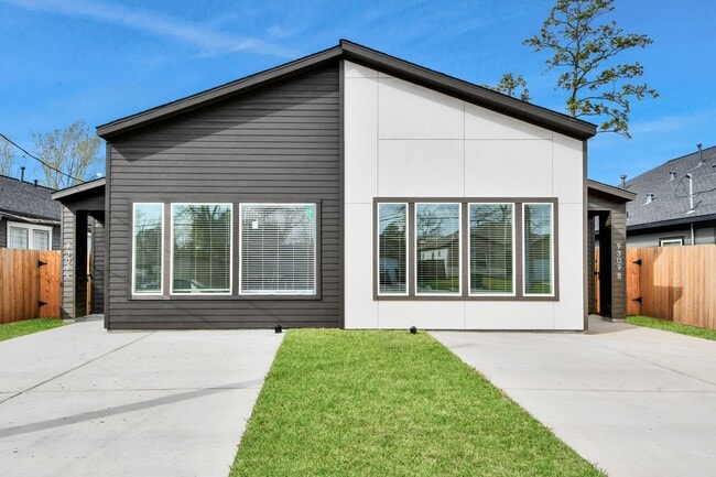 Building Photo - 9309 Caddo Rd