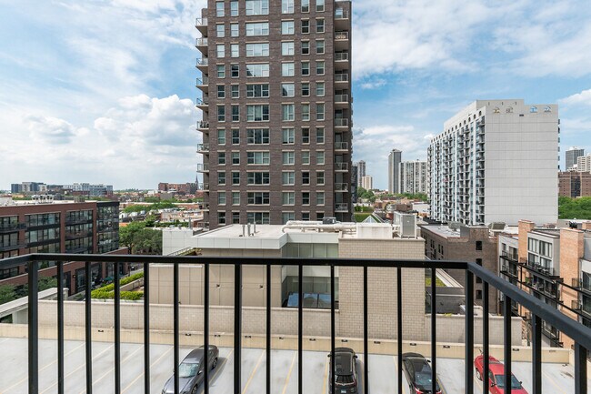 Building Photo - 1212 LaSalle St
