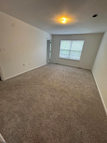 Building Photo - 10 Starboard Ct
