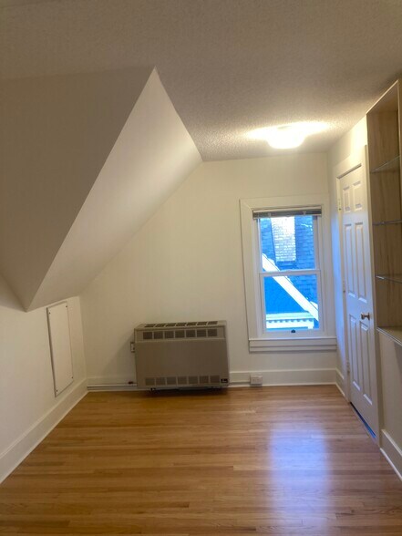 Building Photo - 3150 Harriet Ave