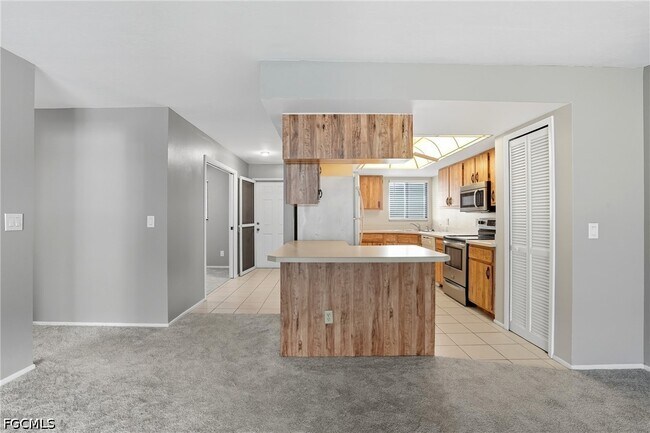 Building Photo - 1203 SW 48th Terrace