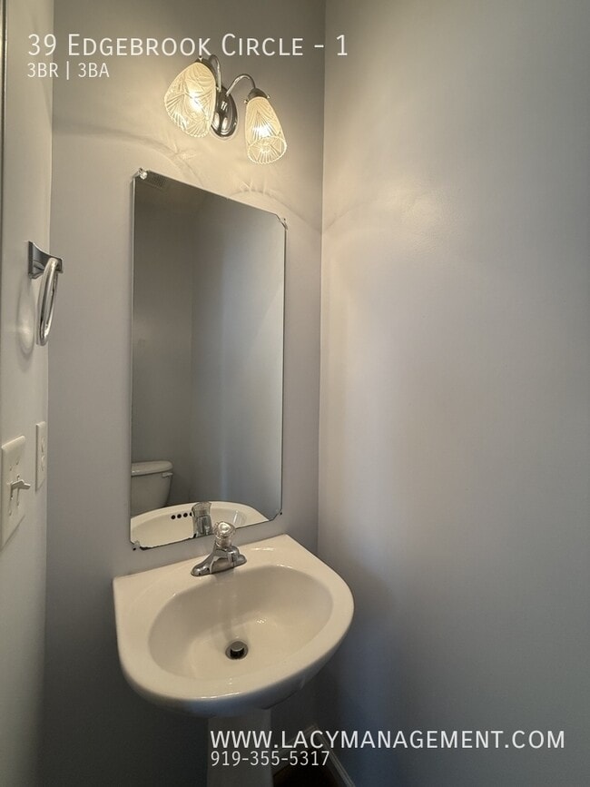 Building Photo - 39 Edgebrook Cir