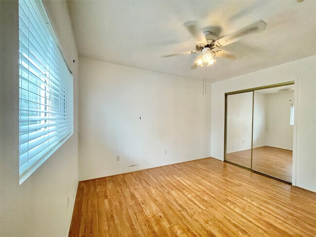 Building Photo - 6 Lea Oak Ct