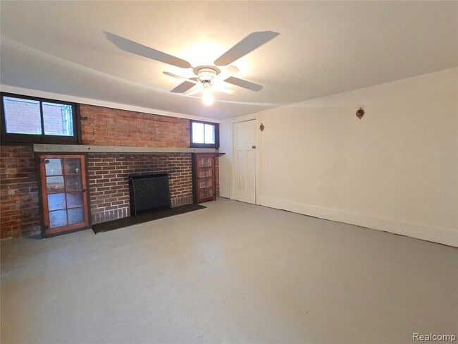 Building Photo - 26850 Seven Mile W