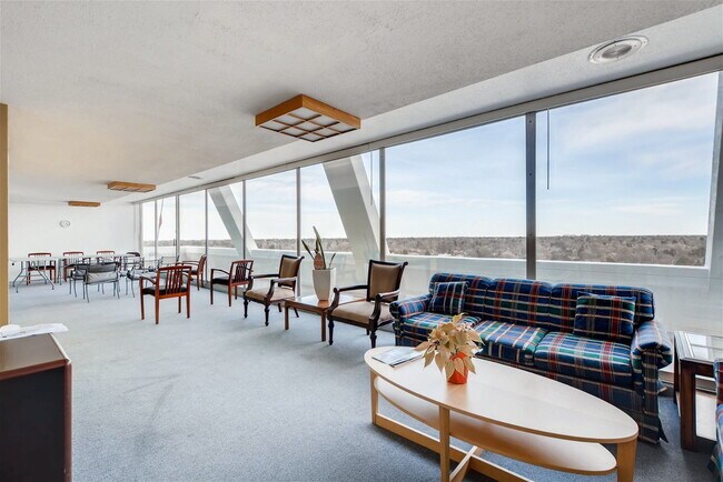 Building Photo - Fully Furnished Denver Apartment Near City Park, Cherry Creek & Congress Park