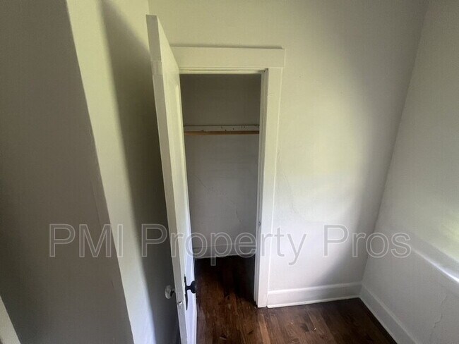 Building Photo - 3138 N 11th St