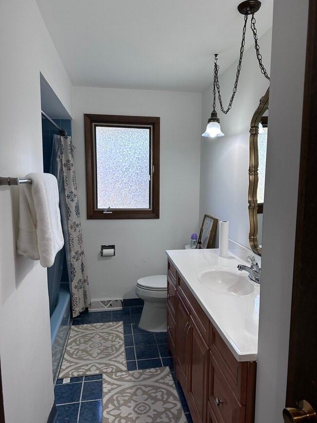 Building Photo - 5530 W 91st St