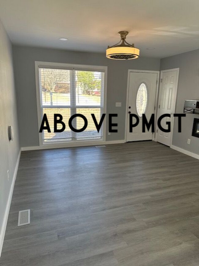 Building Photo - In Greer completely Renovated 3 bedroom - 2 bathroom Home