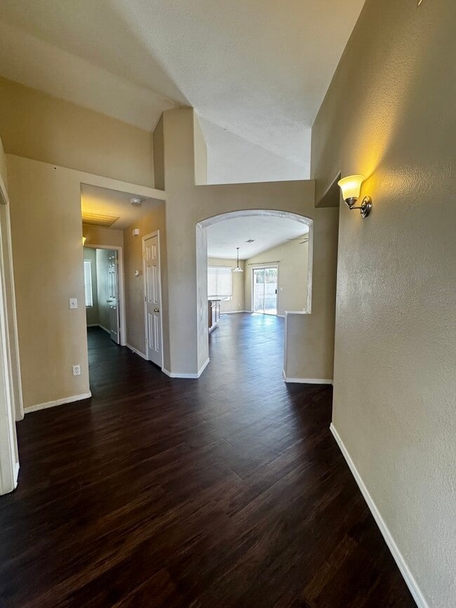 Building Photo - FOR RENT