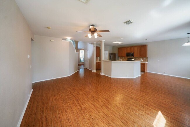 Building Photo - 4736 Green Bluff Dr