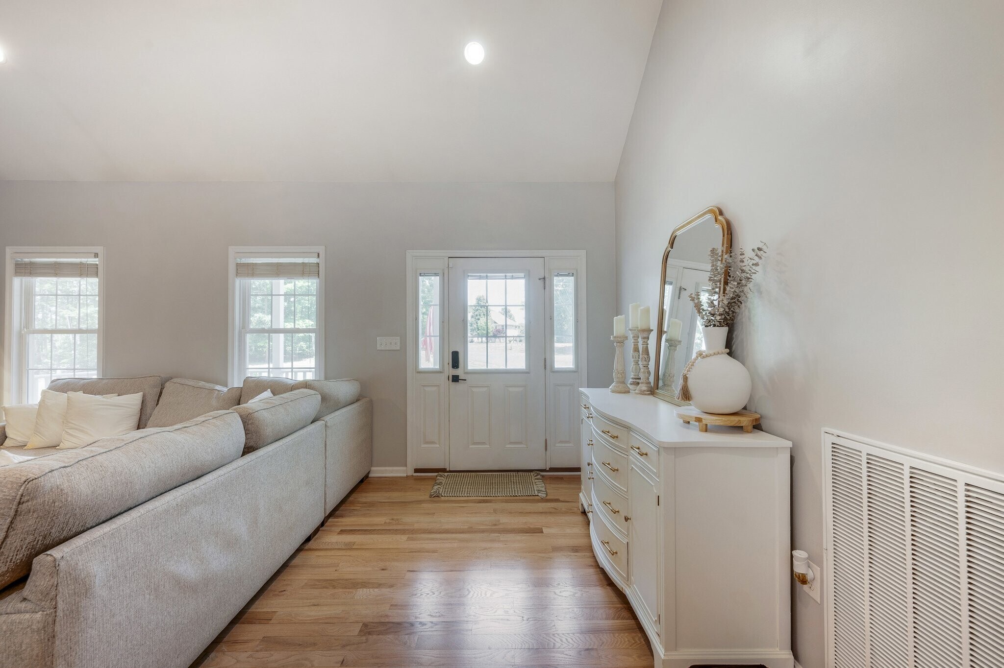 Building Photo - 883 Little Bear Ln