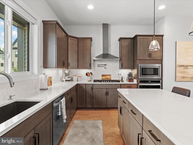 Building Photo - 12293 Sessile Commons